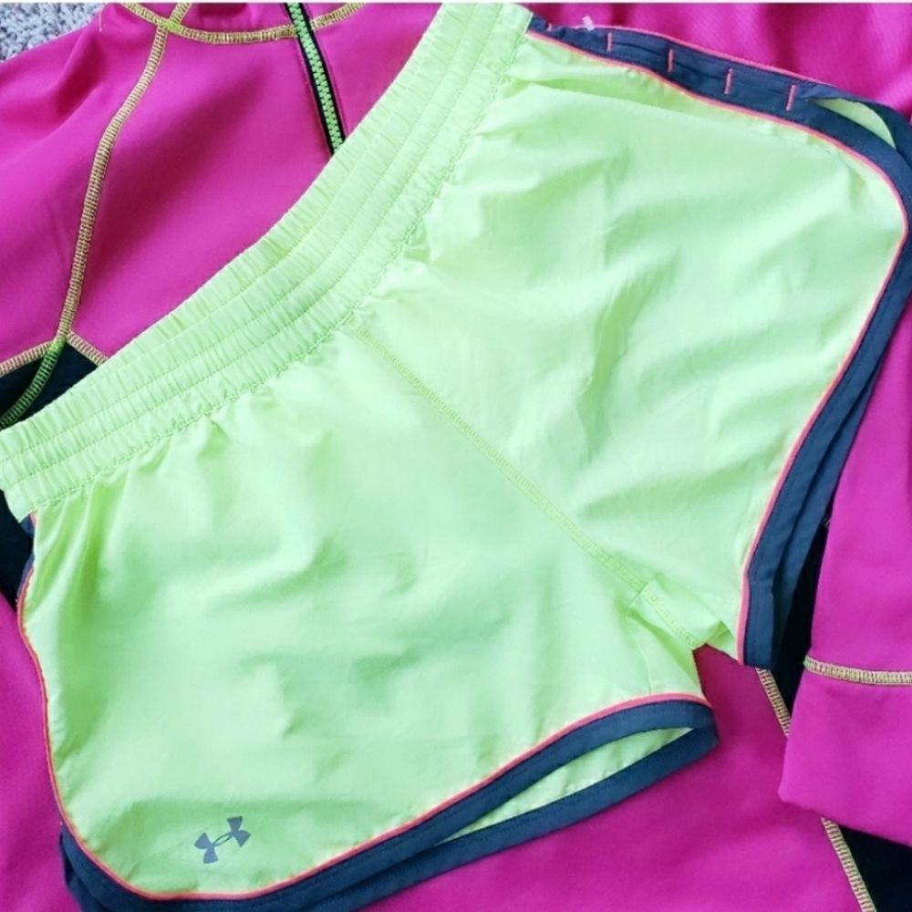 Under Armour Neon Yellow Athletic Shorts Womens Medium